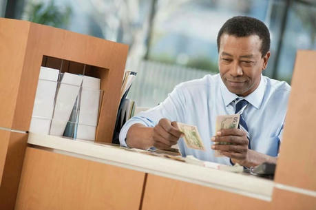 The Key Responsibilities of a Bank Teller in Customer Service